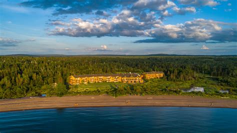 Superior shores - Superior Shores Resort is one of my favorite places to host a small wedding or elopement. It offers a large rocky beach great for skipping rocks, a campfire, romantic picnic, and yes, is dog friendly too!! The Burlington Bay cove provides for epic scenery and beautiful cliffside photo opportunities.